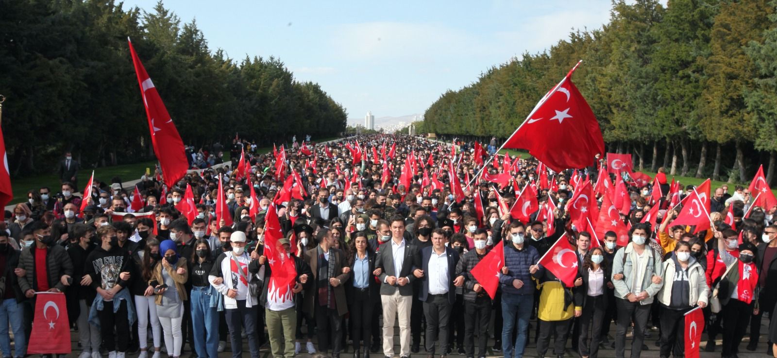 ABD’nin Kaos Planlarına Karşı Türk Gençliği Ayakta, Cumhuriyet Savaşıyor!