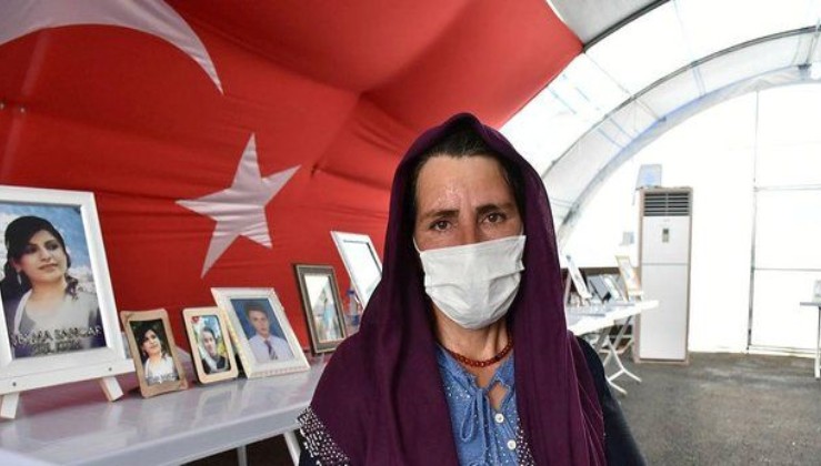 Son dakika: HDP binası önünde evlat nöbetine katılan Sever Fidan 11 yıl önce dağa kaçırılan oğluna kavuştu