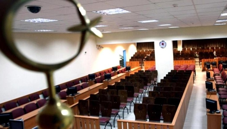 Ergenekon hakimlerinin yargılandığı davada yüksek tansiyon: Cübbe giymiş terör örgütü militanları!