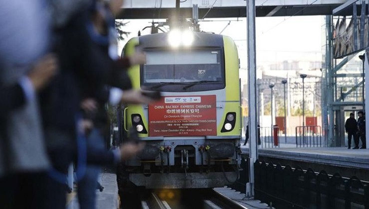 Marmaray için tarihi an: İpek Yolu treni Boğaz'dan geçti