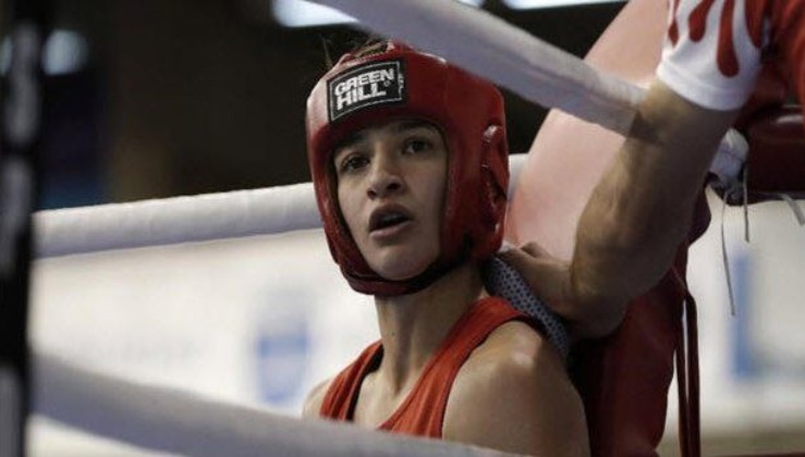 Kadınlar Dünya Boks Şampiyonası'nda Buse Naz Çakıroğlu finale yükseldi.