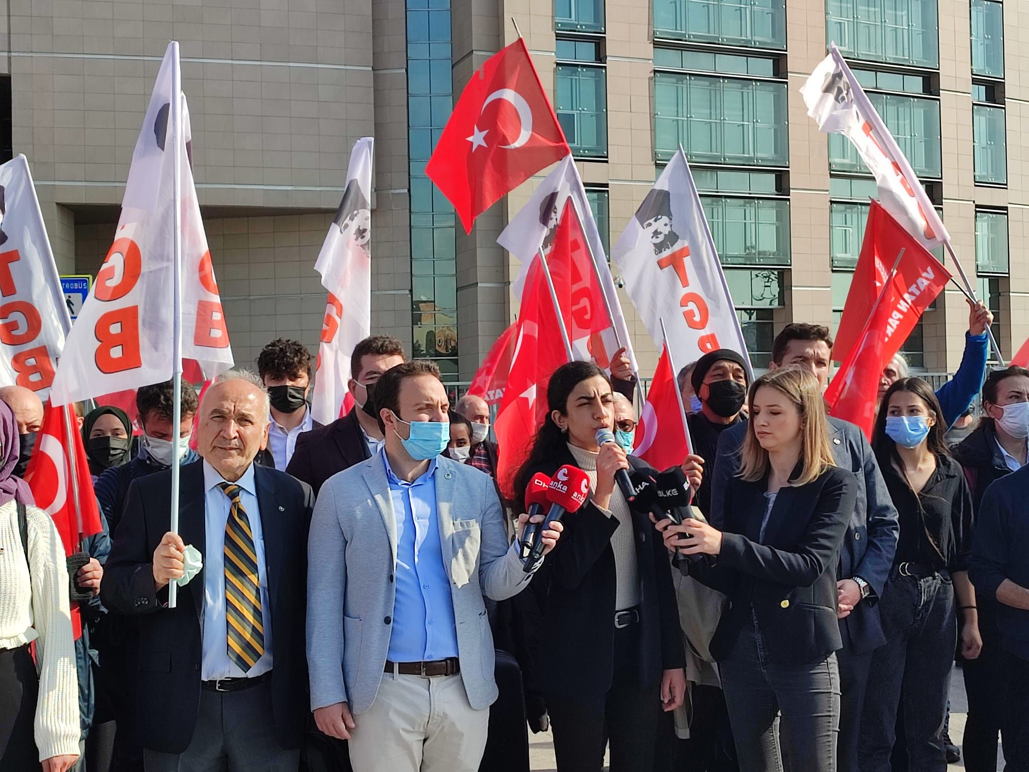 Türk Gençliği ABD Emperyalizmine Meydan Okudu:  Bizi Kimse Esir Almaz!