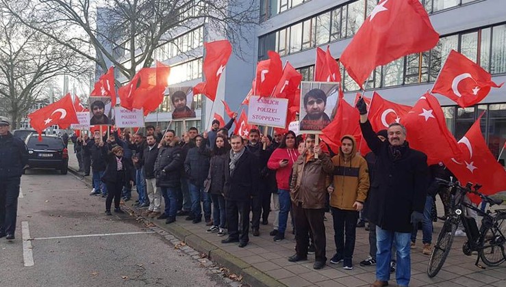 Alman polisinin öldürdüğü Türk genci için eylem
