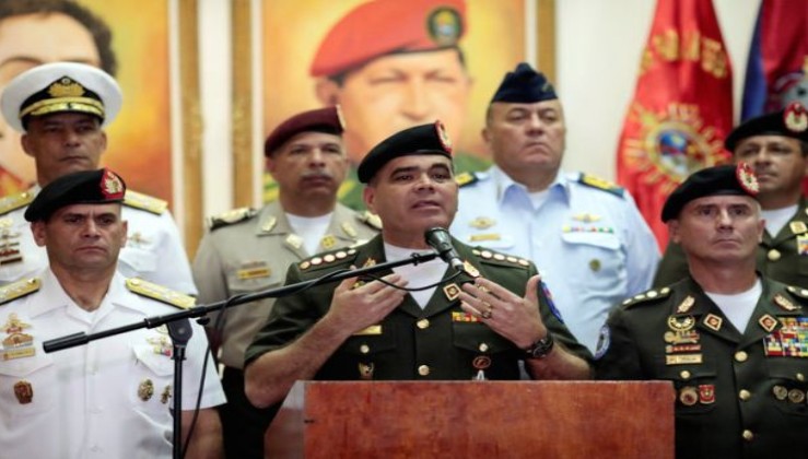 Venezuela ordusundan Maduro'ya destek: Anayasamızı ve egemenliğimizi koruyacağız