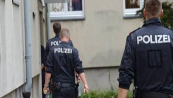 Almanya'da polis 1 Türk'ü evinde öldürdü