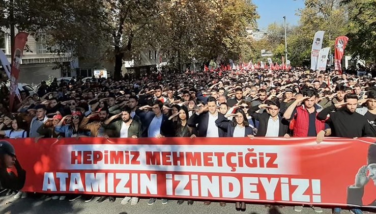 On binlerce Mustafa Kemal'in askeri TGB öncülüğünde yürüdü: HEPİMİZ MEHMETÇİĞİZ, ATATÜRK'ÜN İZİNDEYİZ!