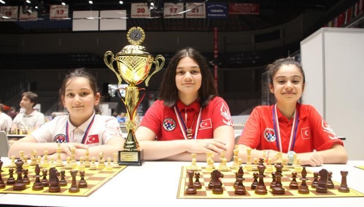 Kızlarımız satrançta Avrupa ikincisi oldu