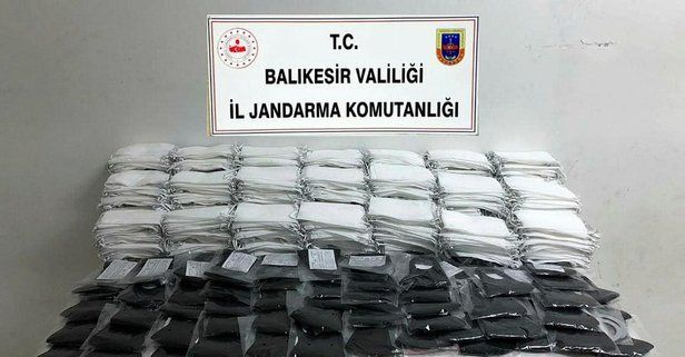 Son dakika: Kovid19 fırsatçılarına geçit yok: Balıkesir'de kaçak üretilen 9 bin 850 maske ele geçirildi
