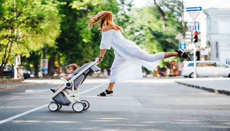 Aquí hay algunos consejos de belleza rápida y natural para las madres apretadas programadas