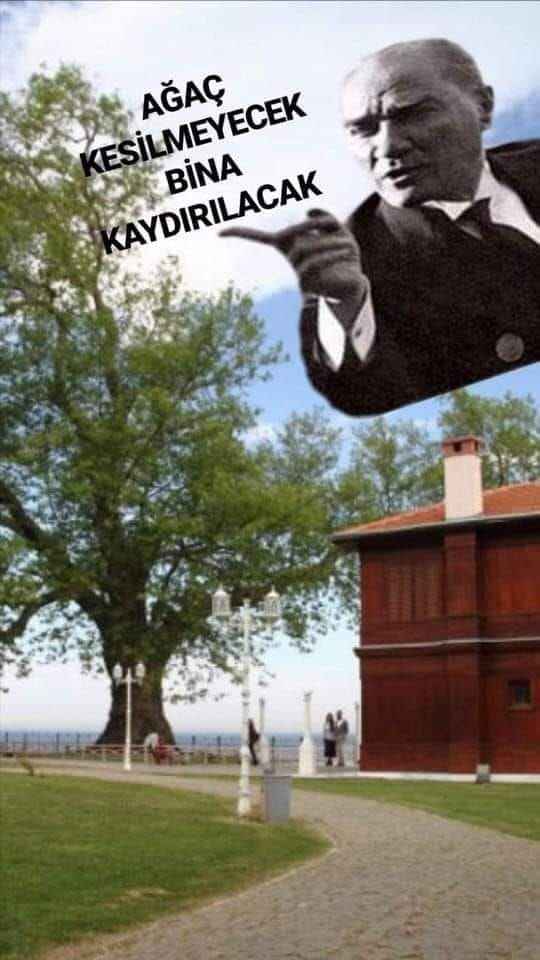 Mustafa Kemal Atatürk Yalova'da Millet Çiftliği'nde Yürüyen Köşk'ün inşaatında. (24.07.1930)