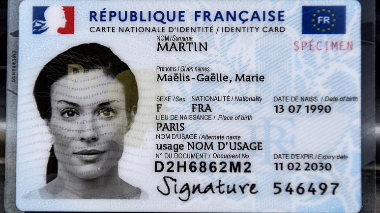Fransa’da yeni kimliklere ‘İngilizce’ tepkisi