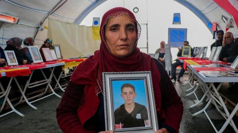 Diyarbakır annesi: 'Oğlumu almadan buradan gitmeyeceğim'
