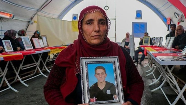 Diyarbakır annesi: 'Oğlumu almadan buradan gitmeyeceğim'
