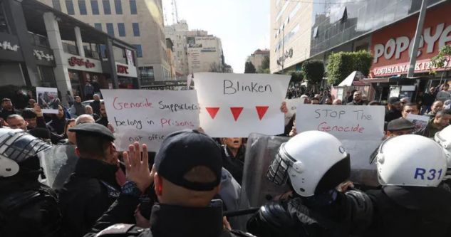 ABD Dışişleri Bakanı Antony Blinken'in Filistin Yönetimi lideri Mahmud Abbas ile Ramallah'ta görüşmesi protesto edildi